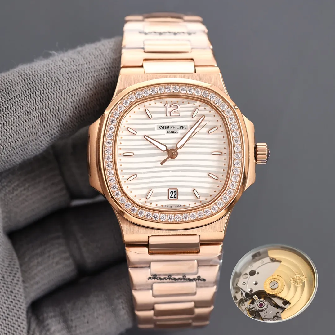 【High-end replica】💰1920! Patek Philippe Nautilus co-branded Tiffany series global limited edition has arrived🔥It is still the Tt factory's professional quality assurance and high cost performance🎈🎈 [PATEK PHILIPPE] Patek Philippe Elegant Sports Series 5711/1A Nautilus, the king of steel watches, the best detoxification solution on the Internet! Details: 1⃣️With customized Citizen 8215 automatic movement. 2⃣️316L customized ergonomic watch strap! 3⃣️The beads in the steel belt are diamond-shaped, which is consistent with the original product. 4⃣️Diameter 40 mm. Wearing 5711/1A not only shows youthful vitality, but also exudes a strong sense of calmness from the inside out. It is a well-deserved "King of Steel Watches"! Tt factory welcomes your tasting!